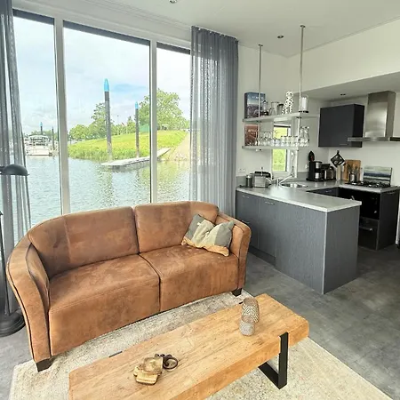 Bådhotel Maasterp - Watervillage 1 Ohé en Laak